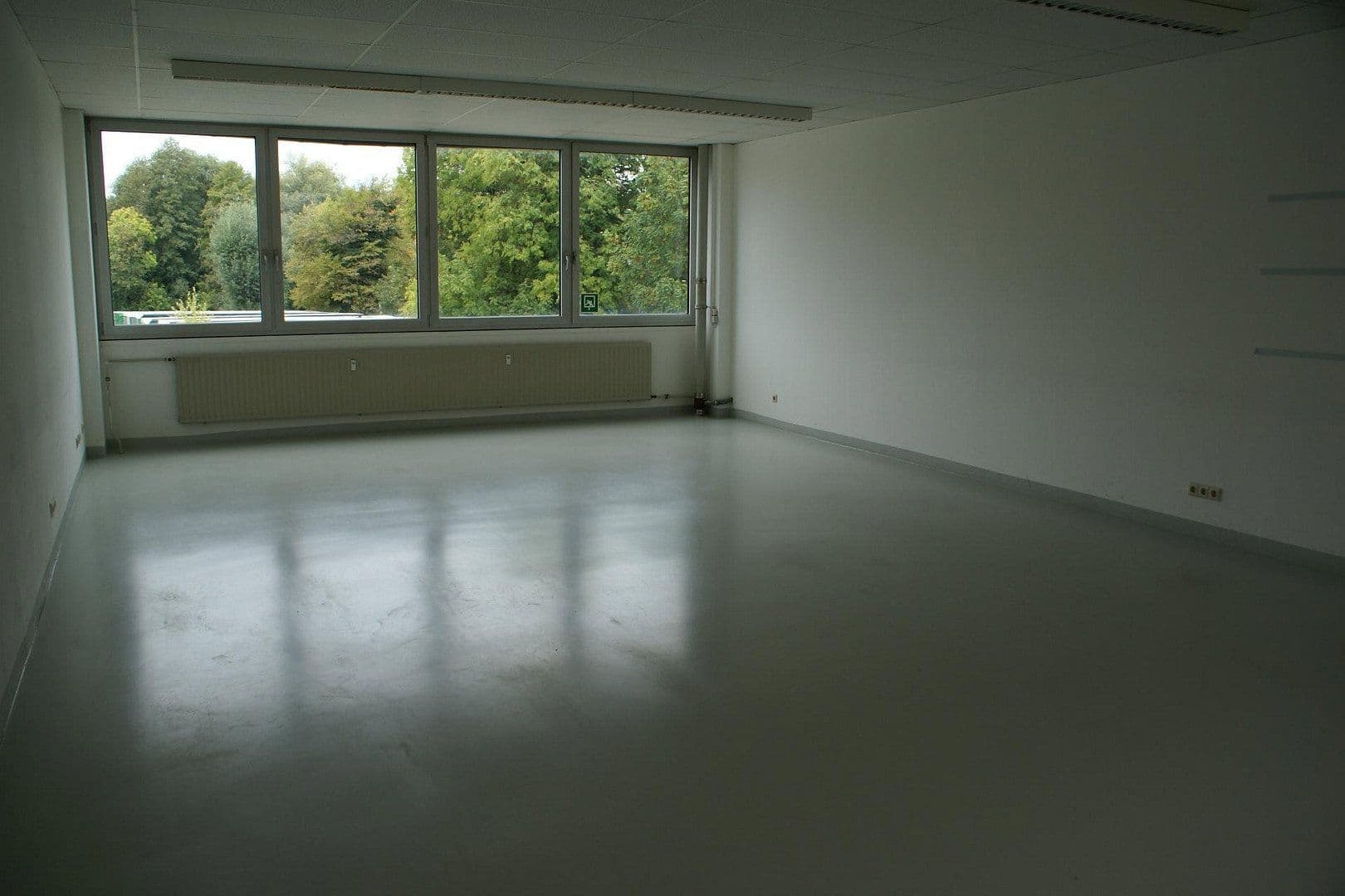 Prenájom kancelárie 100 m², Aalen, Bádensko-Wurttembersko Prenájom kancelárie 100 m², Aalen, Bádensko-Wurttembersko