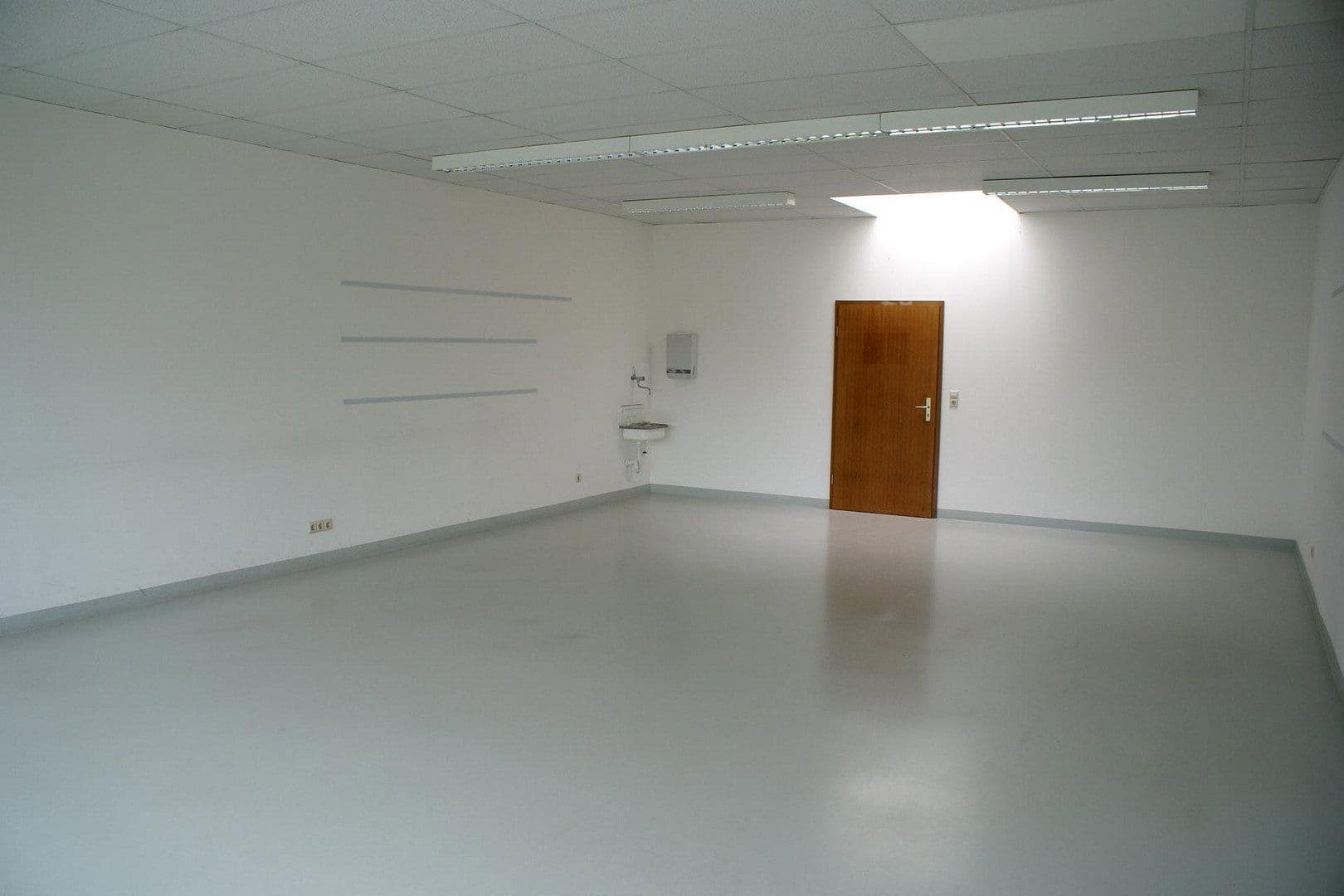Prenájom kancelárie 100 m², Aalen, Bádensko-Wurttembersko Prenájom kancelárie 100 m², Aalen, Bádensko-Wurttembersko