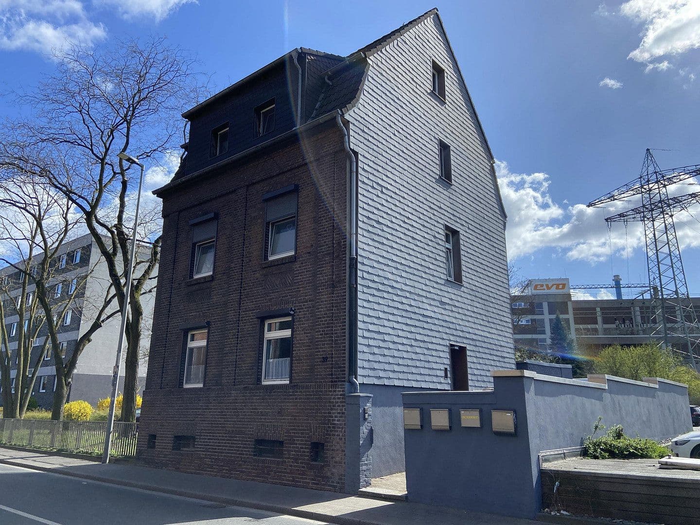 Predaj domu 201 m², pozemek 165 m², Oberhausen, Severné Porýnie - Westfálsko Predaj domu 201 m², pozemek 165 m², Oberhausen, Severné Porýnie - Westfálsko