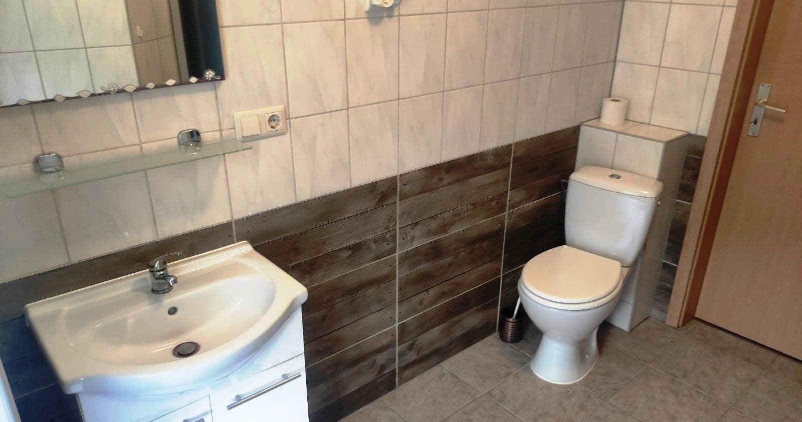Prenájom bytu 1-izbový 40 m², Hohenlohestrasse 75, Bad Wildbad, Bádensko-Wurttembersko Prenájom bytu 1-izbový 40 m², Hohenlohestrasse 75, Bad Wildbad, Bádensko-Wurttembersko