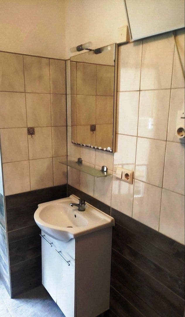 Prenájom bytu 1-izbový 40 m², Hohenlohestrasse 75, Bad Wildbad, Bádensko-Wurttembersko Prenájom bytu 1-izbový 40 m², Hohenlohestrasse 75, Bad Wildbad, Bádensko-Wurttembersko
