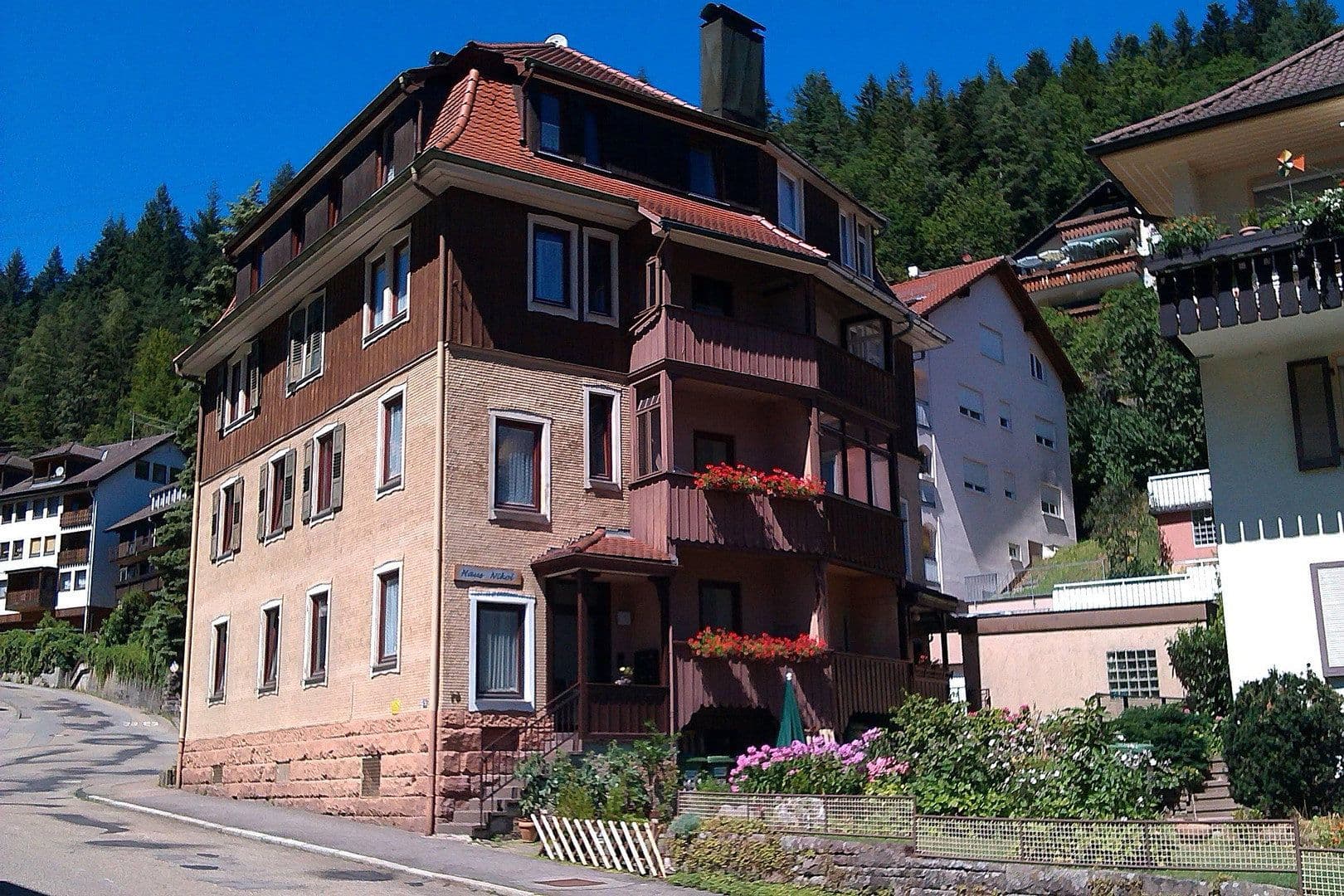 Prenájom bytu 1-izbový 40 m², Hohenlohestrasse 75, Bad Wildbad, Bádensko-Wurttembersko Prenájom bytu 1-izbový 40 m², Hohenlohestrasse 75, Bad Wildbad, Bádensko-Wurttembersko