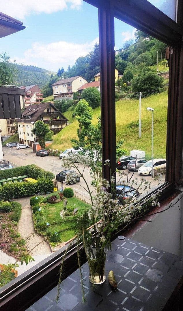 Prenájom bytu 1-izbový 40 m², Hohenlohestrasse 75, Bad Wildbad, Bádensko-Wurttembersko Prenájom bytu 1-izbový 40 m², Hohenlohestrasse 75, Bad Wildbad, Bádensko-Wurttembersko