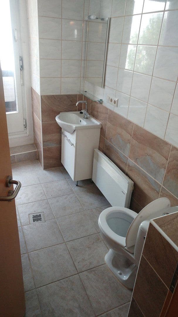 Prenájom bytu 1-izbový 40 m², Hohenlohestrasse 75, Bad Wildbad, Bádensko-Wurttembersko Prenájom bytu 1-izbový 40 m², Hohenlohestrasse 75, Bad Wildbad, Bádensko-Wurttembersko