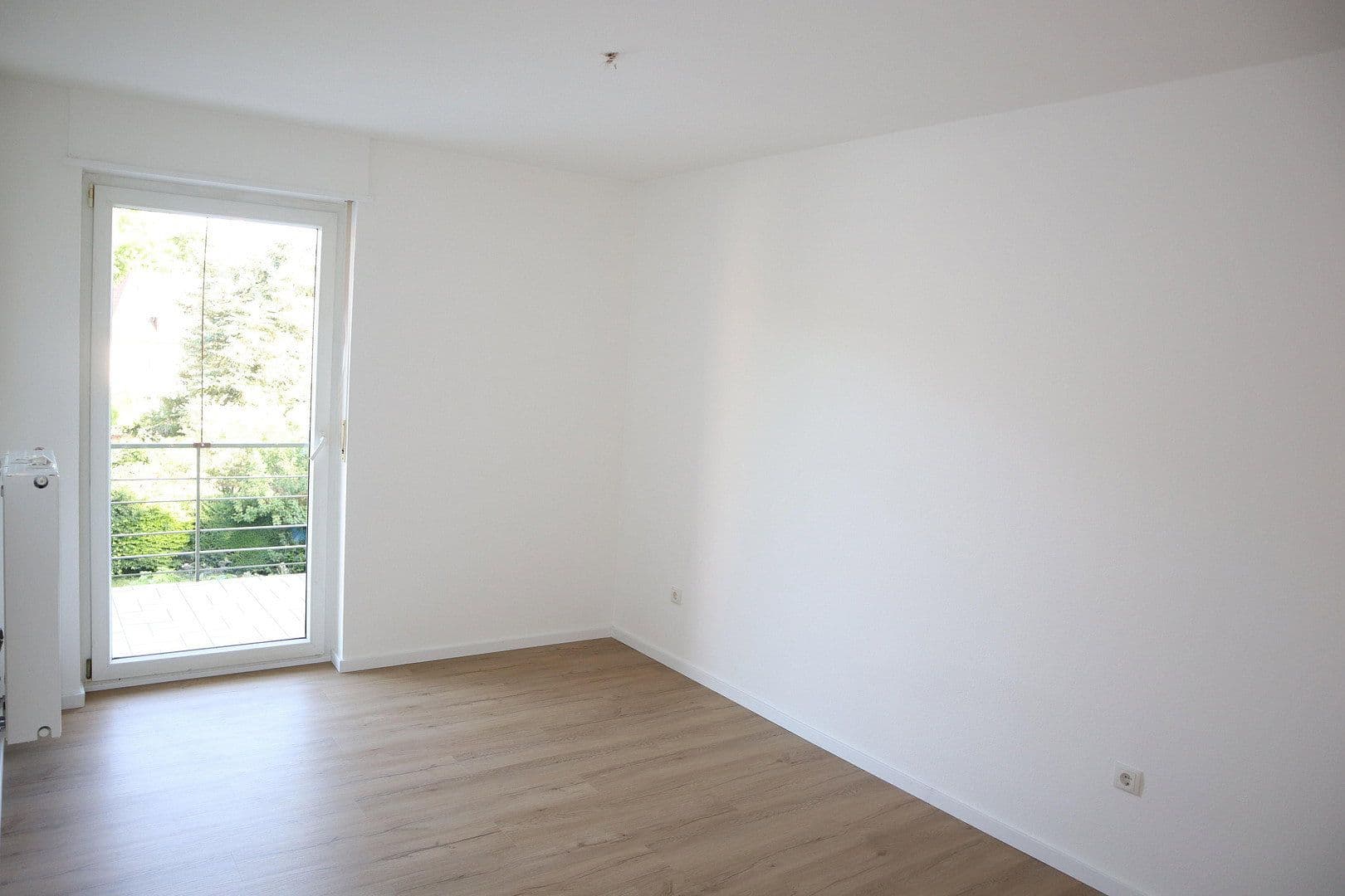 Prenájom bytu 4-izbový 80 m², Ludwigshafen, Porýnie-Falcko Prenájom bytu 4-izbový 80 m², Ludwigshafen, Porýnie-Falcko