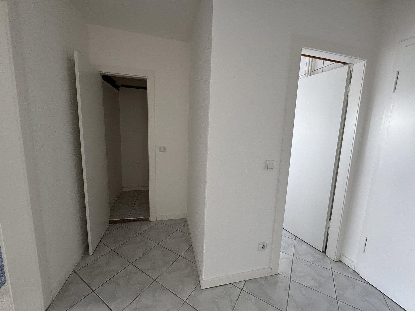 Prenájom bytu 2-izbový 50 m², Mettmann, Severné Porýnie - Westfálsko Prenájom bytu 2-izbový 50 m², Mettmann, Severné Porýnie - Westfálsko