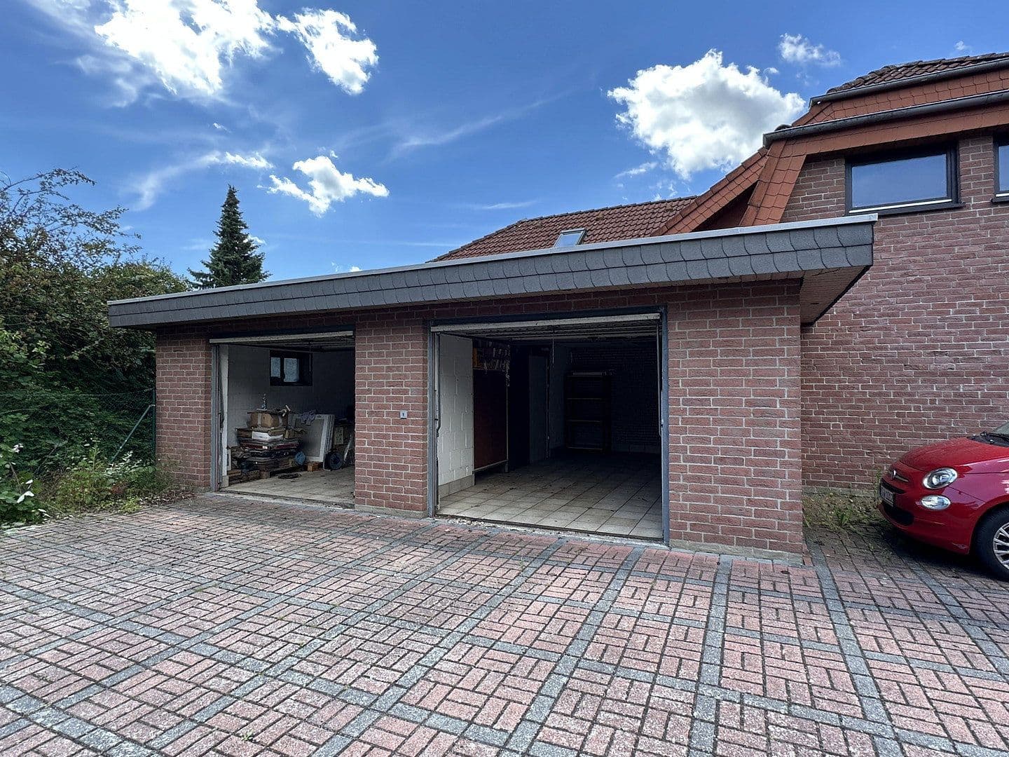 Predaj domu 300 m², pozemek 3.400 m², An den Lindenbäumen 58, Fuldabrück, Hesensko Predaj domu 300 m², pozemek 3.400 m², An den Lindenbäumen 58, Fuldabrück, Hesensko