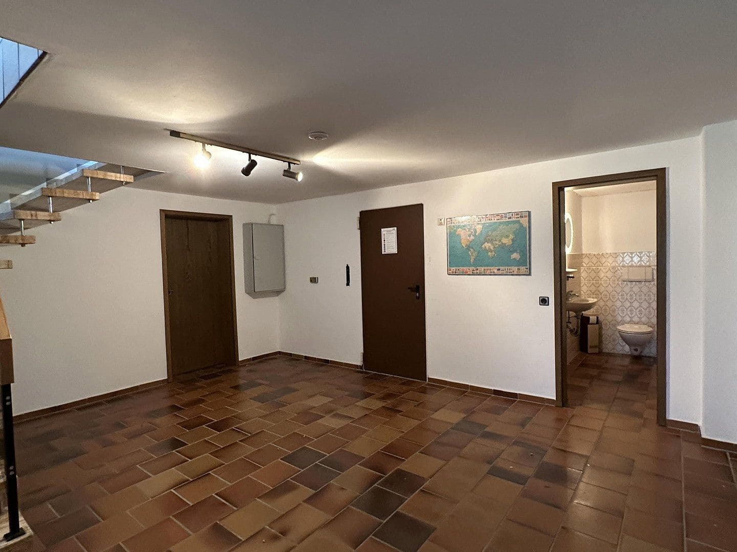 Predaj domu 300 m², pozemek 3.400 m², An den Lindenbäumen 58, Fuldabrück, Hesensko Predaj domu 300 m², pozemek 3.400 m², An den Lindenbäumen 58, Fuldabrück, Hesensko