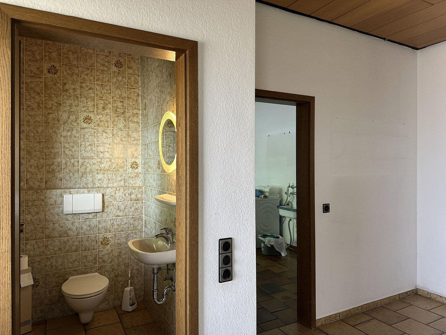 Predaj domu 300 m², pozemek 3.400 m², An den Lindenbäumen 58, Fuldabrück, Hesensko Predaj domu 300 m², pozemek 3.400 m², An den Lindenbäumen 58, Fuldabrück, Hesensko