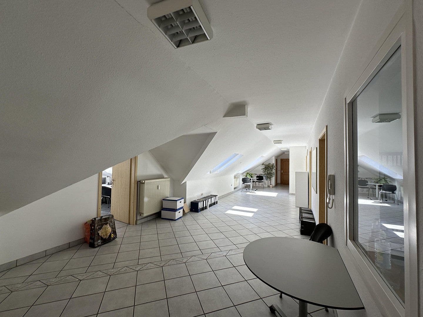 Predaj domu 300 m², pozemek 3.400 m², An den Lindenbäumen 58, Fuldabrück, Hesensko Predaj domu 300 m², pozemek 3.400 m², An den Lindenbäumen 58, Fuldabrück, Hesensko