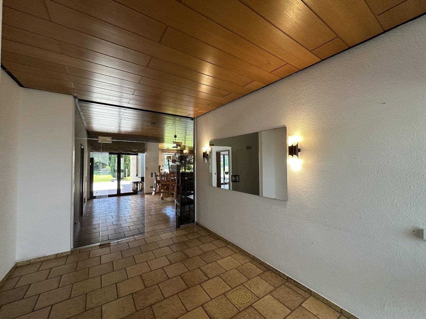 Predaj domu 300 m², pozemek 3.400 m², An den Lindenbäumen 58, Fuldabrück, Hesensko Predaj domu 300 m², pozemek 3.400 m², An den Lindenbäumen 58, Fuldabrück, Hesensko