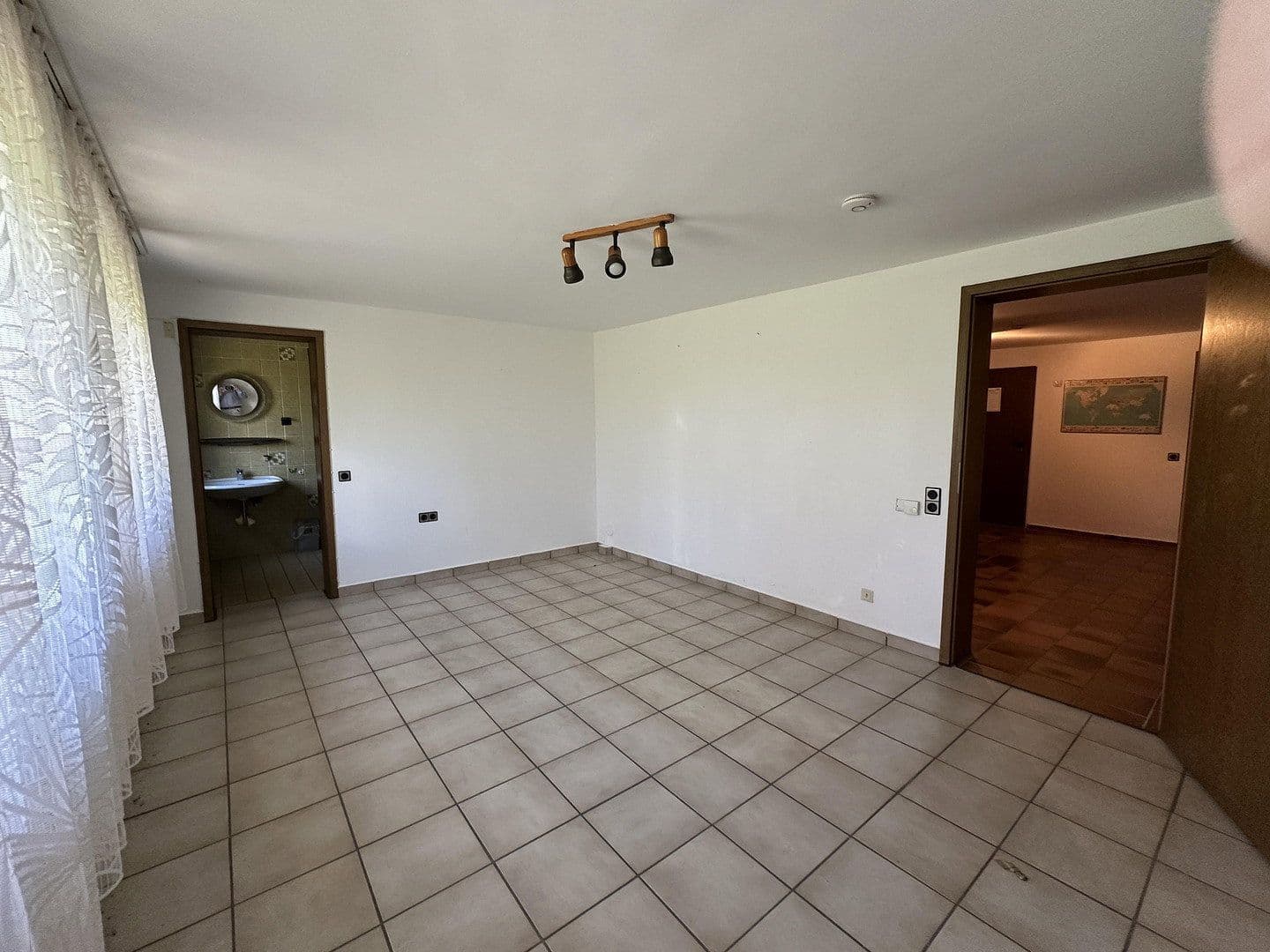 Predaj domu 300 m², pozemek 3.400 m², An den Lindenbäumen 58, Fuldabrück, Hesensko Predaj domu 300 m², pozemek 3.400 m², An den Lindenbäumen 58, Fuldabrück, Hesensko