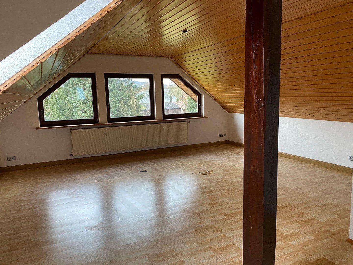 Predaj domu 300 m², pozemek 3.400 m², An den Lindenbäumen 58, Fuldabrück, Hesensko Predaj domu 300 m², pozemek 3.400 m², An den Lindenbäumen 58, Fuldabrück, Hesensko