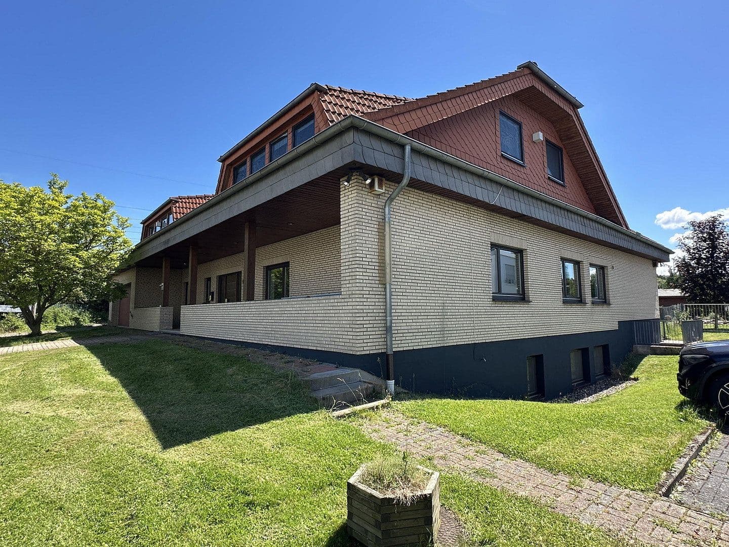 Predaj domu 300 m², pozemek 3.400 m², An den Lindenbäumen 58, Fuldabrück, Hesensko Predaj domu 300 m², pozemek 3.400 m², An den Lindenbäumen 58, Fuldabrück, Hesensko