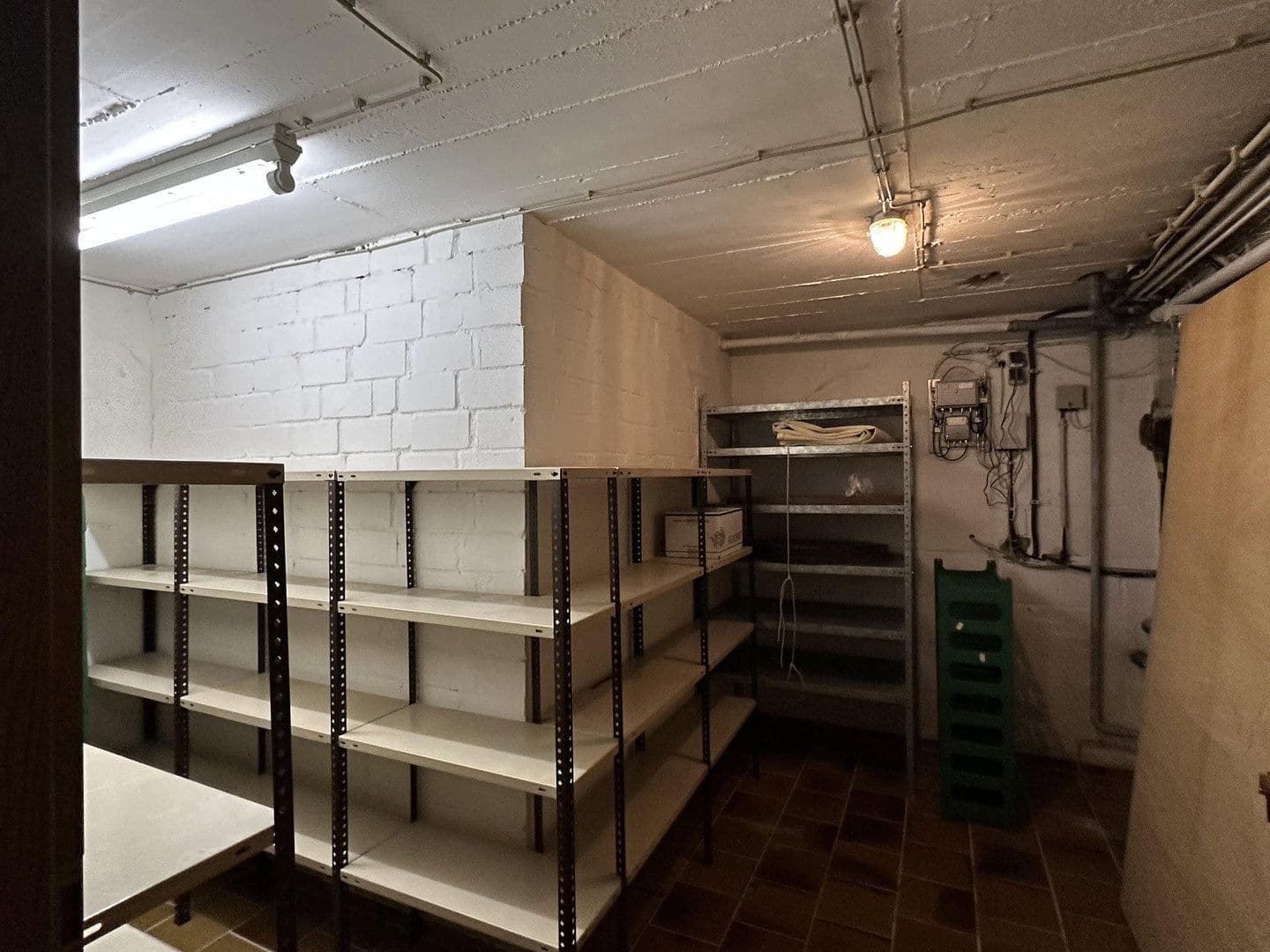 Predaj domu 300 m², pozemek 3.400 m², An den Lindenbäumen 58, Fuldabrück, Hesensko Predaj domu 300 m², pozemek 3.400 m², An den Lindenbäumen 58, Fuldabrück, Hesensko