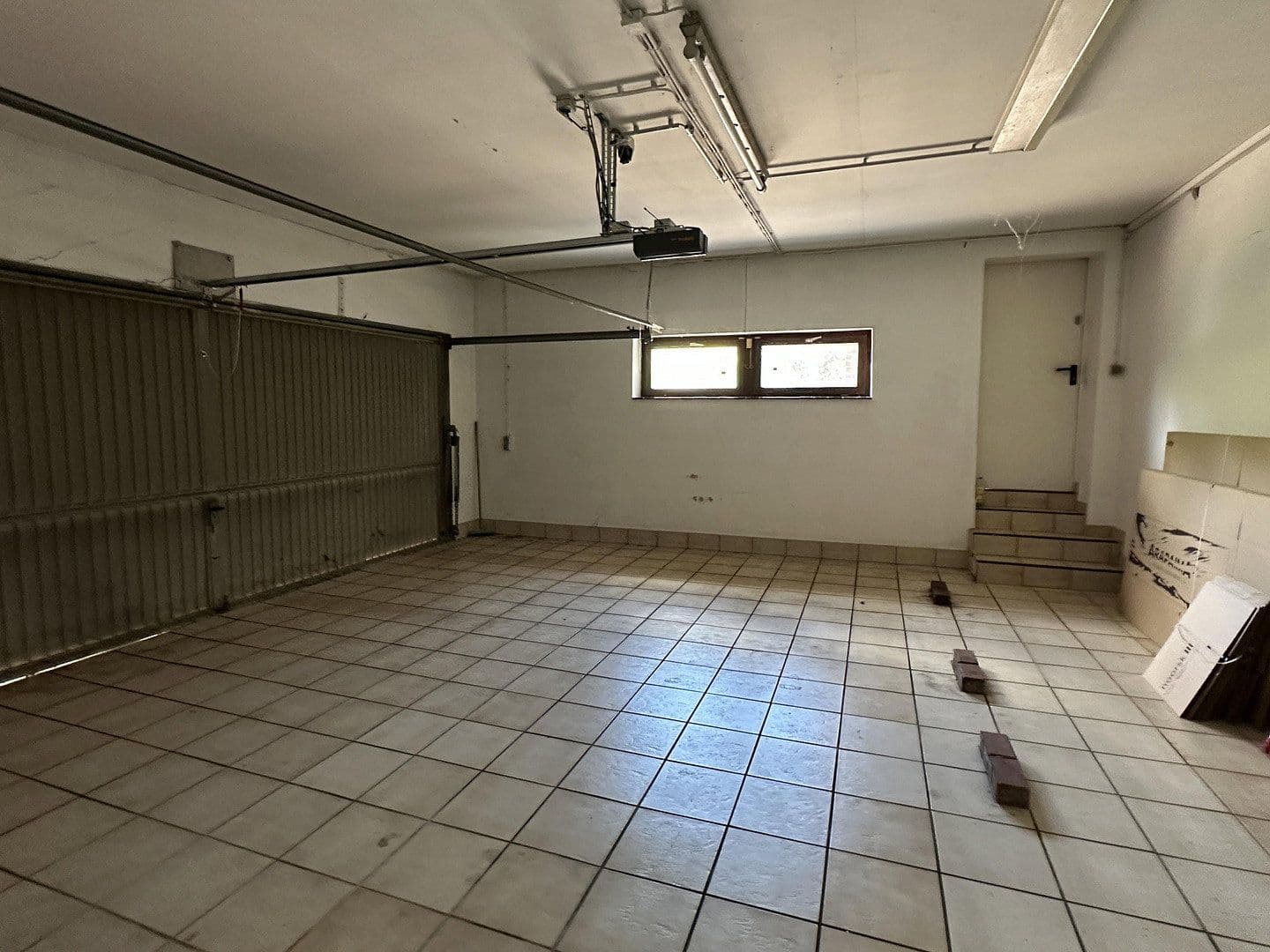Predaj domu 300 m², pozemek 3.400 m², An den Lindenbäumen 58, Fuldabrück, Hesensko Predaj domu 300 m², pozemek 3.400 m², An den Lindenbäumen 58, Fuldabrück, Hesensko