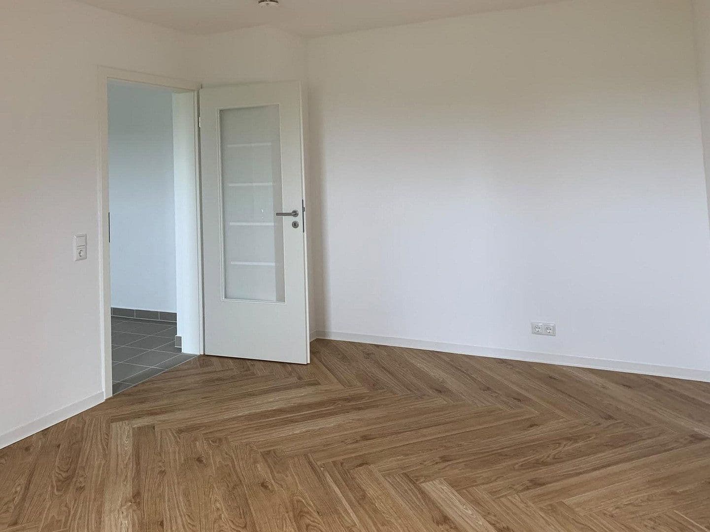 Prenájom bytu 2-izbový 60 m², Kaiserallee 31, Karlsruhe, Bádensko-Wurttembersko Prenájom bytu 2-izbový 60 m², Kaiserallee 31, Karlsruhe, Bádensko-Wurttembersko
