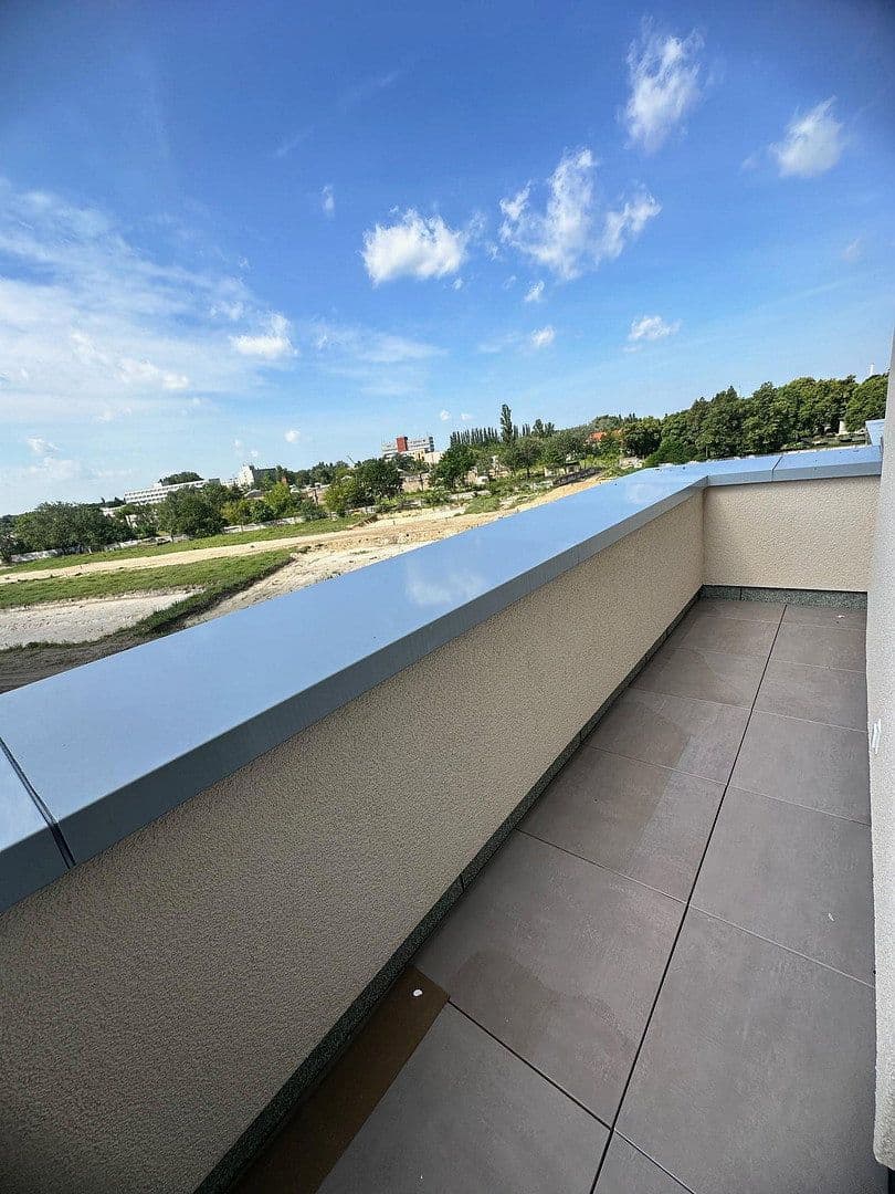 Prenájom bytu 2-izbový 78 m², Regener Straße 65, Berlin, Berlín Prenájom bytu 2-izbový 78 m², Regener Straße 65, Berlin, Berlín