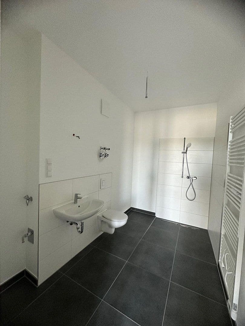 Prenájom bytu 2-izbový 78 m², Regener Straße 65, Berlin, Berlín Prenájom bytu 2-izbový 78 m², Regener Straße 65, Berlin, Berlín