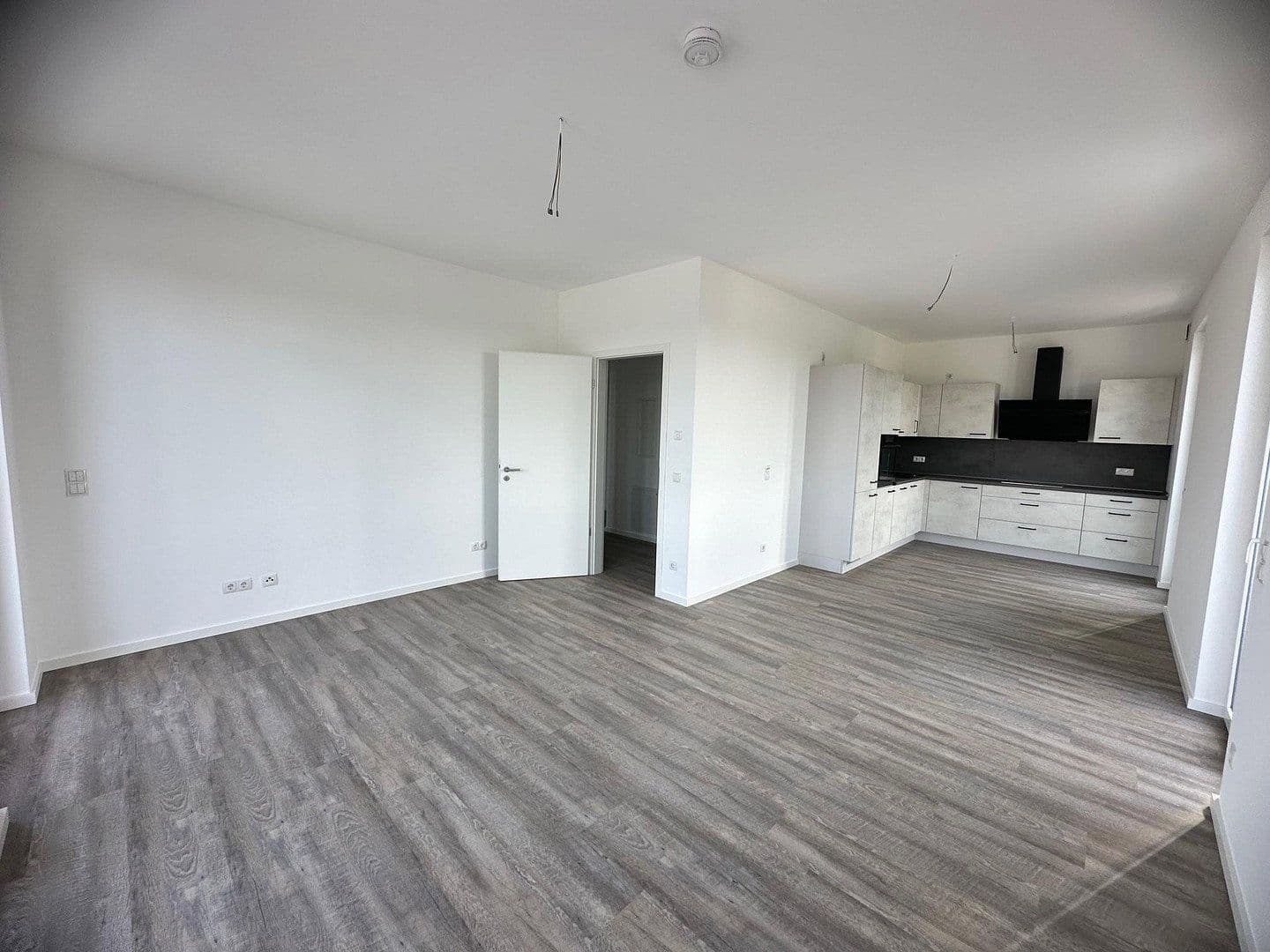 Prenájom bytu 2-izbový 78 m², Regener Straße 65, Berlin, Berlín Prenájom bytu 2-izbový 78 m², Regener Straße 65, Berlin, Berlín