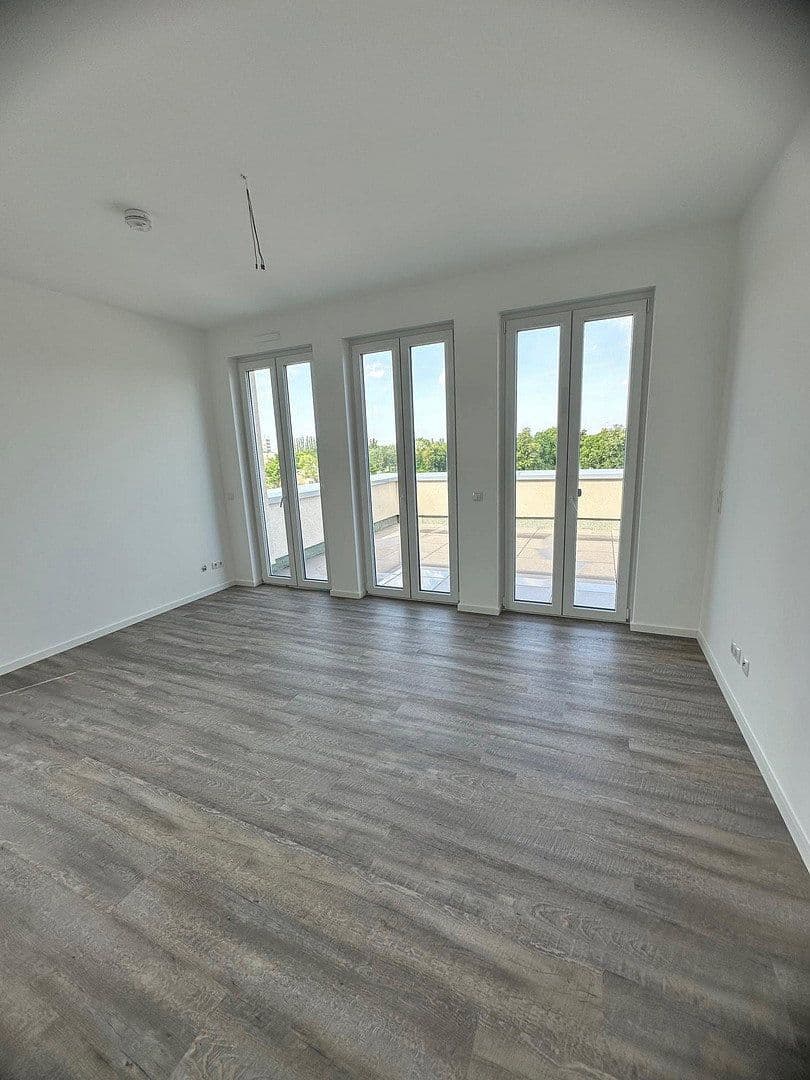Prenájom bytu 2-izbový 78 m², Regener Straße 65, Berlin, Berlín Prenájom bytu 2-izbový 78 m², Regener Straße 65, Berlin, Berlín