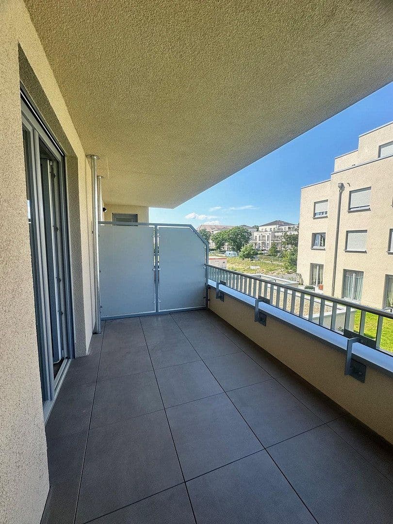 Prenájom bytu 3-izbový 78 m², Regener Straße 65, Berlin, Berlín Prenájom bytu 3-izbový 78 m², Regener Straße 65, Berlin, Berlín