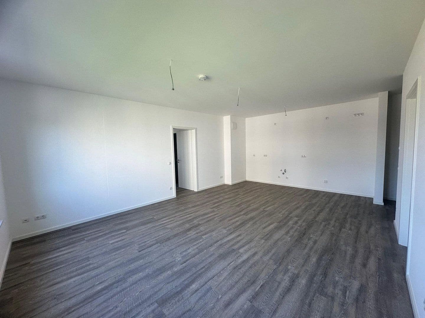 Prenájom bytu 3-izbový 78 m², Regener Straße 65, Berlin, Berlín Prenájom bytu 3-izbový 78 m², Regener Straße 65, Berlin, Berlín