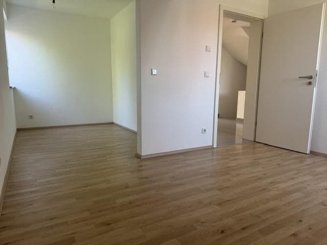 Predaj domu 150 m², pozemek 375 m², Frühlingsstraße 18, Schrobenhausen, Bavorsko Predaj domu 150 m², pozemek 375 m², Frühlingsstraße 18, Schrobenhausen, Bavorsko