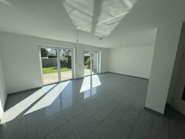 Predaj domu 150 m², pozemek 375 m², Frühlingsstraße 18, Schrobenhausen, Bavorsko Predaj domu 150 m², pozemek 375 m², Frühlingsstraße 18, Schrobenhausen, Bavorsko