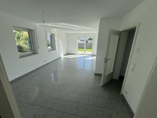 Predaj domu 150 m², pozemek 375 m², Frühlingsstraße 18, Schrobenhausen, Bavorsko Predaj domu 150 m², pozemek 375 m², Frühlingsstraße 18, Schrobenhausen, Bavorsko