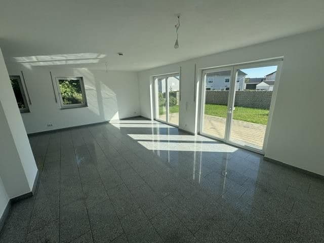 Predaj domu 150 m², pozemek 375 m², Frühlingsstraße 18, Schrobenhausen, Bavorsko Predaj domu 150 m², pozemek 375 m², Frühlingsstraße 18, Schrobenhausen, Bavorsko