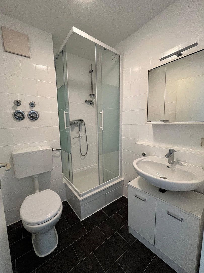 Prenájom bytu 1-izbový 25 m², Neckarauer Strasse 45, Mannheim, Bádensko-Wurttembersko Prenájom bytu 1-izbový 25 m², Neckarauer Strasse 45, Mannheim, Bádensko-Wurttembersko