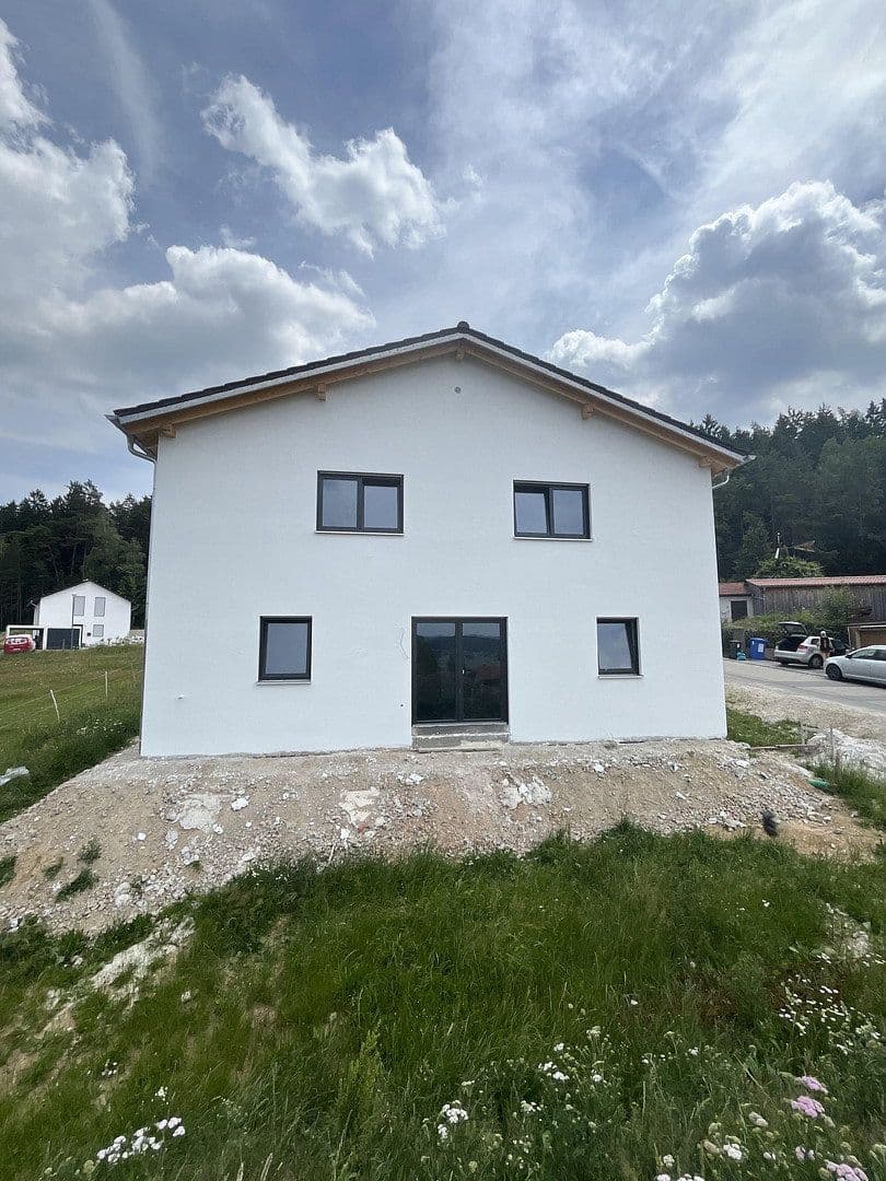 Predaj domu 133 m², pozemek 628 m², Geigen 111, Willmering, Bavorsko Predaj domu 133 m², pozemek 628 m², Geigen 111, Willmering, Bavorsko