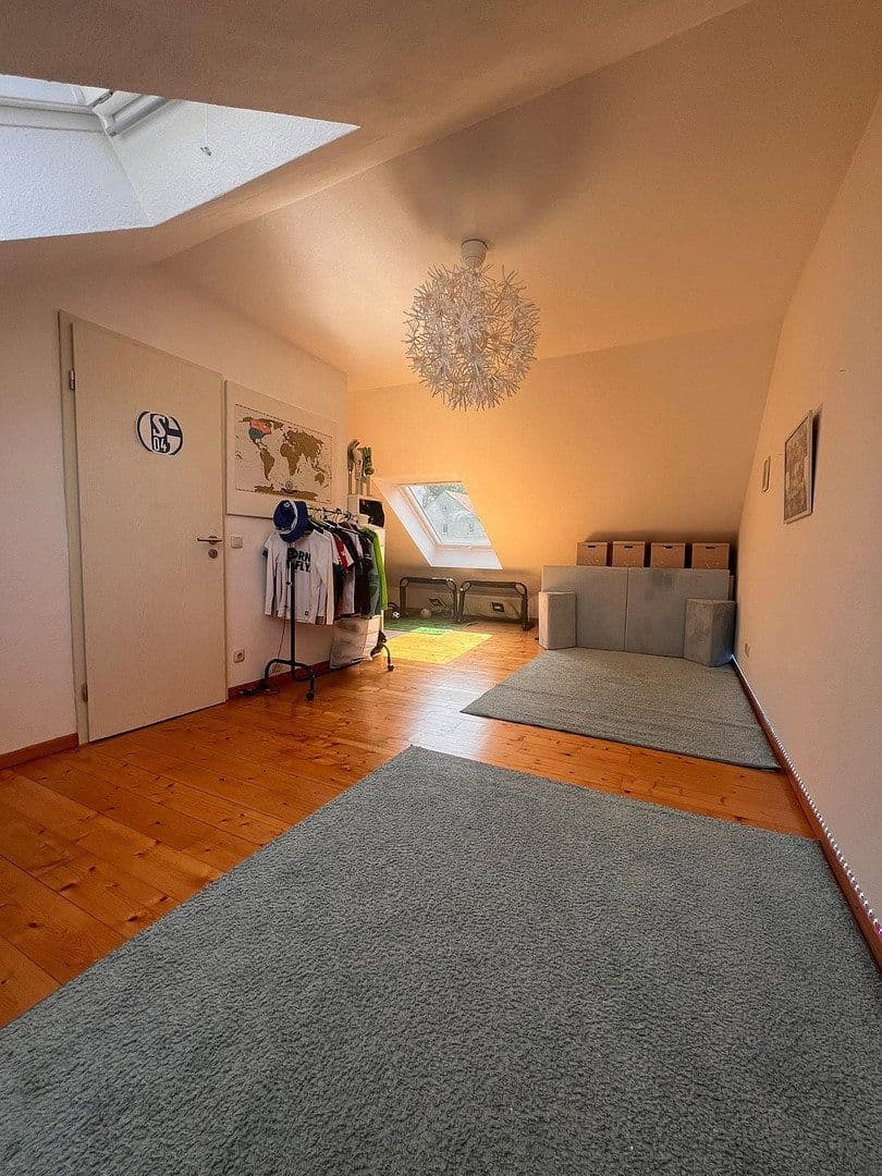 Predaj domu 126 m², pozemek 250 m², Gelsenkirchen, Severné Porýnie - Westfálsko Predaj domu 126 m², pozemek 250 m², Gelsenkirchen, Severné Porýnie - Westfálsko