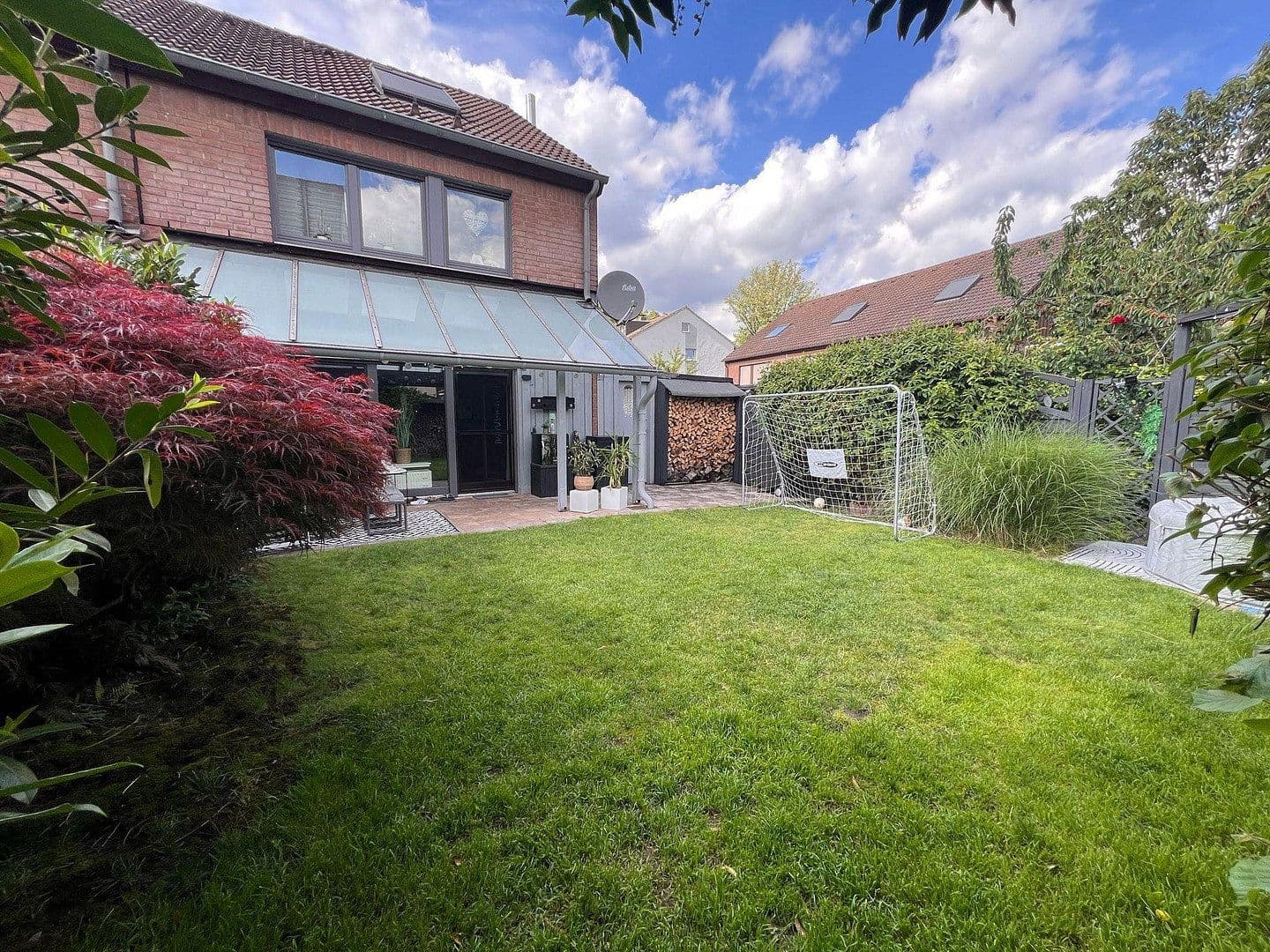 Predaj domu 126 m², pozemek 250 m², Gelsenkirchen, Severné Porýnie - Westfálsko Predaj domu 126 m², pozemek 250 m², Gelsenkirchen, Severné Porýnie - Westfálsko