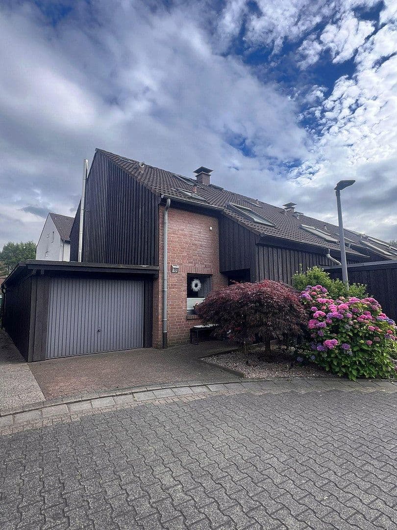 Predaj domu 126 m², pozemek 250 m², Gelsenkirchen, Severné Porýnie - Westfálsko Predaj domu 126 m², pozemek 250 m², Gelsenkirchen, Severné Porýnie - Westfálsko