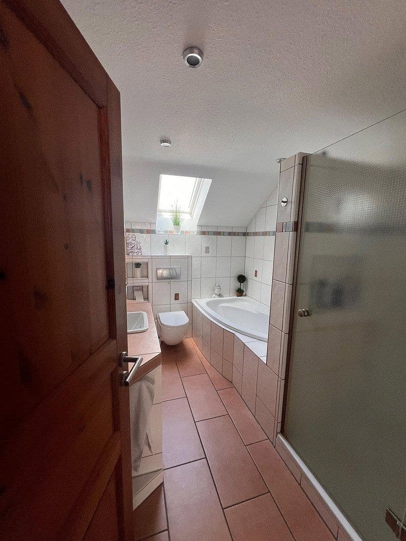 Predaj domu 126 m², pozemek 250 m², Gelsenkirchen, Severné Porýnie - Westfálsko Predaj domu 126 m², pozemek 250 m², Gelsenkirchen, Severné Porýnie - Westfálsko