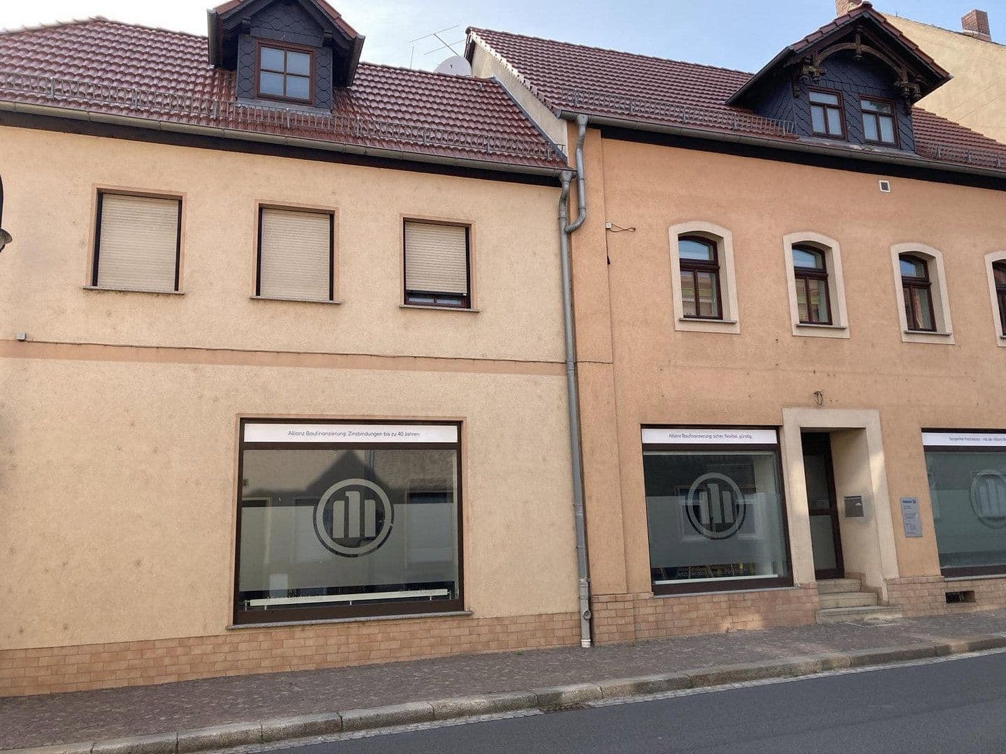 Predaj domu 371 m², pozemek 670 m², Bahnhofstraße 20 und 22, Dahlen, Sasko Predaj domu 371 m², pozemek 670 m², Bahnhofstraße 20 und 22, Dahlen, Sasko