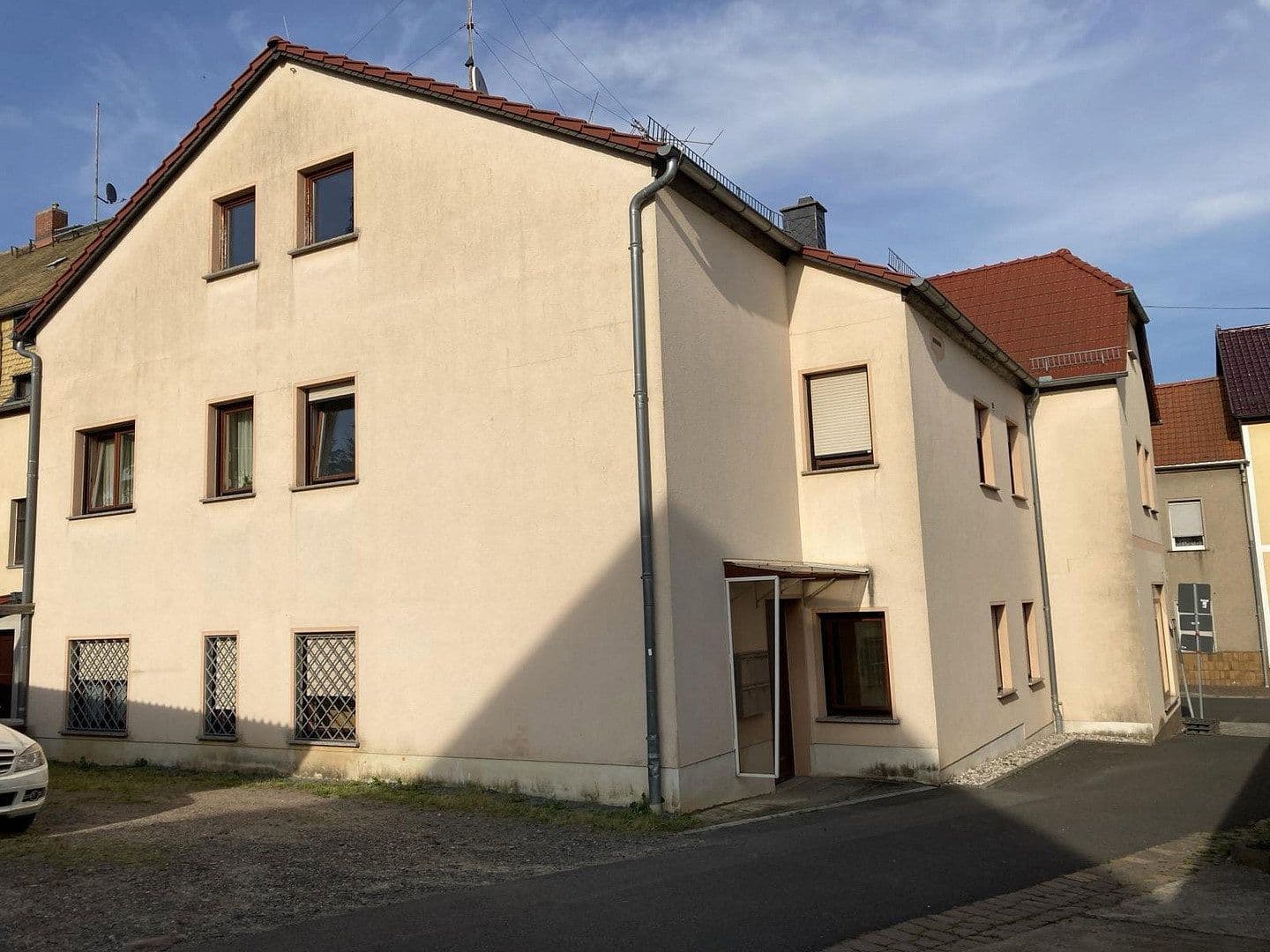 Predaj domu 371 m², pozemek 670 m², Bahnhofstraße 20 und 22, Dahlen, Sasko Predaj domu 371 m², pozemek 670 m², Bahnhofstraße 20 und 22, Dahlen, Sasko