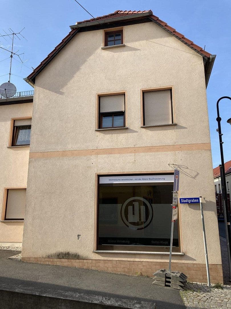 Predaj domu 371 m², pozemek 670 m², Bahnhofstraße 20 und 22, Dahlen, Sasko Predaj domu 371 m², pozemek 670 m², Bahnhofstraße 20 und 22, Dahlen, Sasko