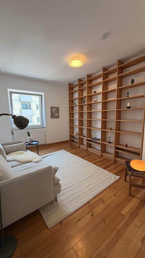 Prenájom bytu 2-izbový 44 m², Leipartstraße 14, München, Bavorsko Prenájom bytu 2-izbový 44 m², Leipartstraße 14, München, Bavorsko