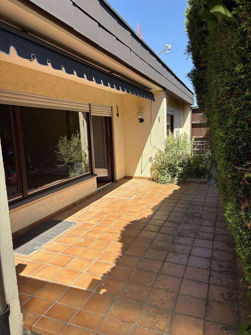 Predaj domu 166 m², pozemek 331 m², Goldäckerstraße, Leonberg, Bádensko-Wurttembersko Predaj domu 166 m², pozemek 331 m², Goldäckerstraße, Leonberg, Bádensko-Wurttembersko