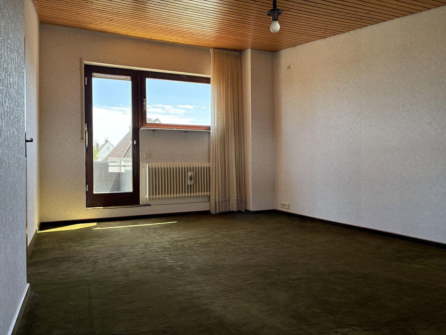 Predaj domu 166 m², pozemek 331 m², Goldäckerstraße, Leonberg, Bádensko-Wurttembersko Predaj domu 166 m², pozemek 331 m², Goldäckerstraße, Leonberg, Bádensko-Wurttembersko