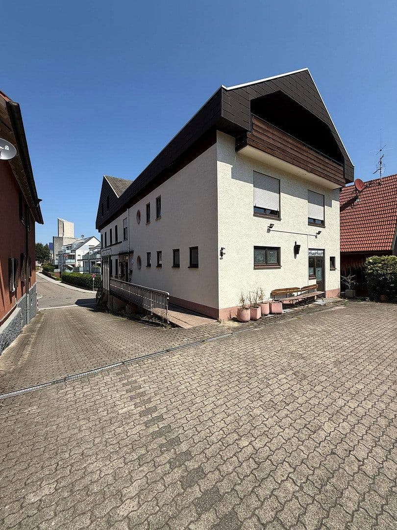 Prenájom bytu 2-izbový 78 m², Ettlingen, Bádensko-Wurttembersko Prenájom bytu 2-izbový 78 m², Ettlingen, Bádensko-Wurttembersko