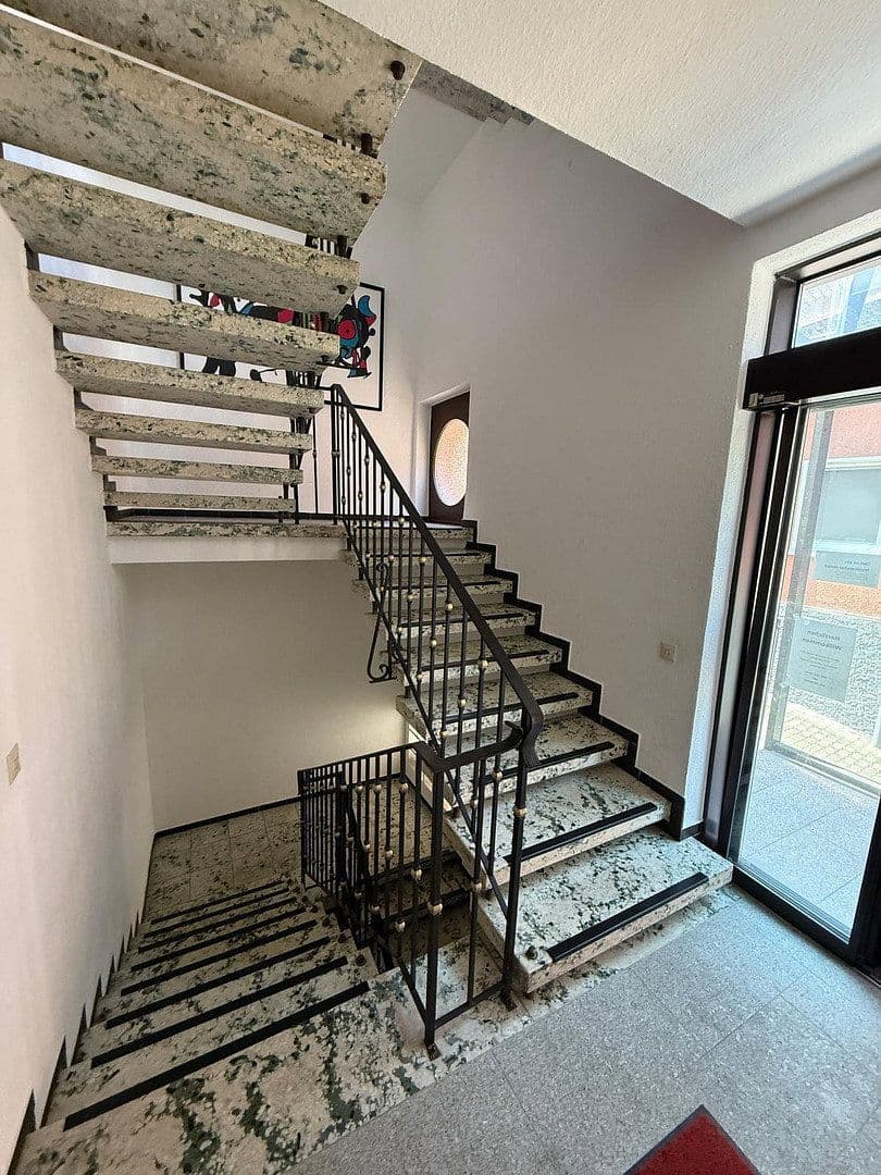 Prenájom bytu 2-izbový 78 m², Ettlingen, Bádensko-Wurttembersko Prenájom bytu 2-izbový 78 m², Ettlingen, Bádensko-Wurttembersko