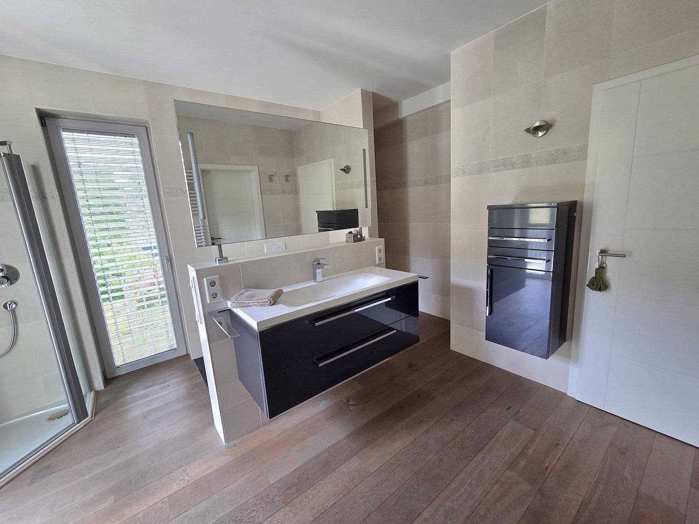 Prenájom bytu 4-izbový 174 m², Bensheim, Hesensko Prenájom bytu 4-izbový 174 m², Bensheim, Hesensko