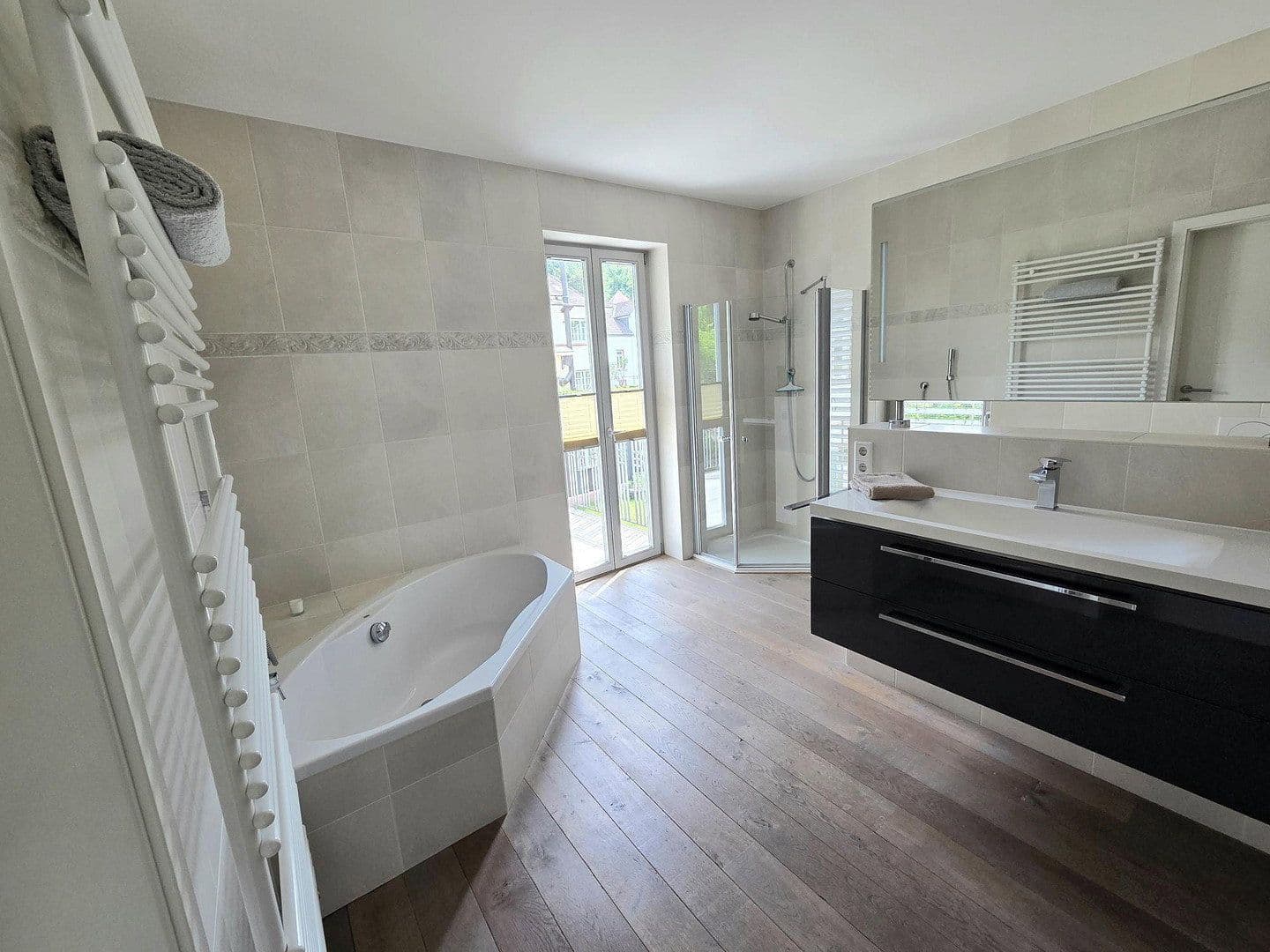 Prenájom bytu 4-izbový 174 m², Bensheim, Hesensko Prenájom bytu 4-izbový 174 m², Bensheim, Hesensko