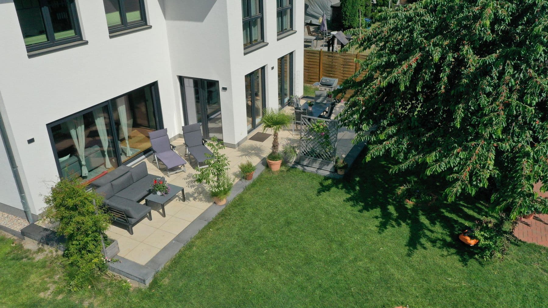 Predaj domu 267 m², pozemek 1.288 m², Falkensee, Brandenbursko Predaj domu 267 m², pozemek 1.288 m², Falkensee, Brandenbursko