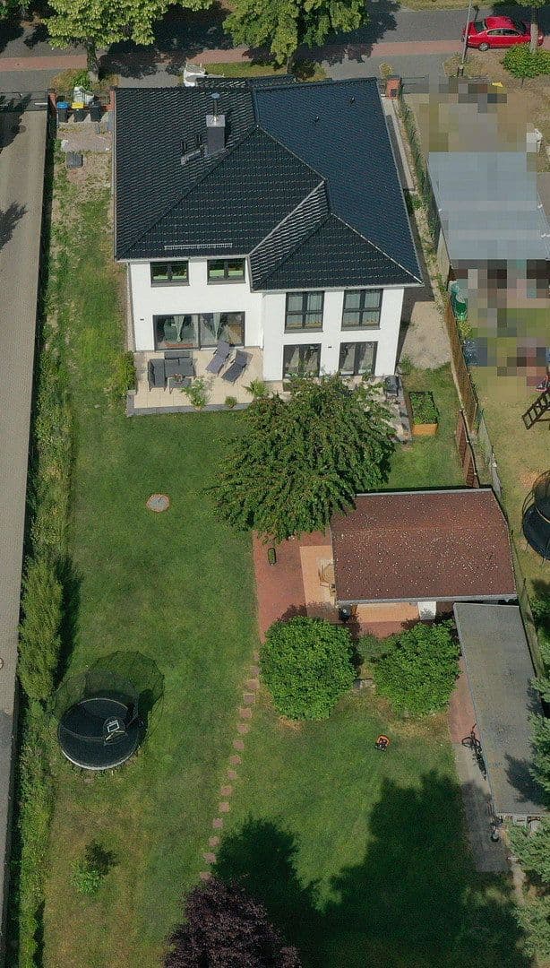 Predaj domu 267 m², pozemek 1.288 m², Falkensee, Brandenbursko Predaj domu 267 m², pozemek 1.288 m², Falkensee, Brandenbursko