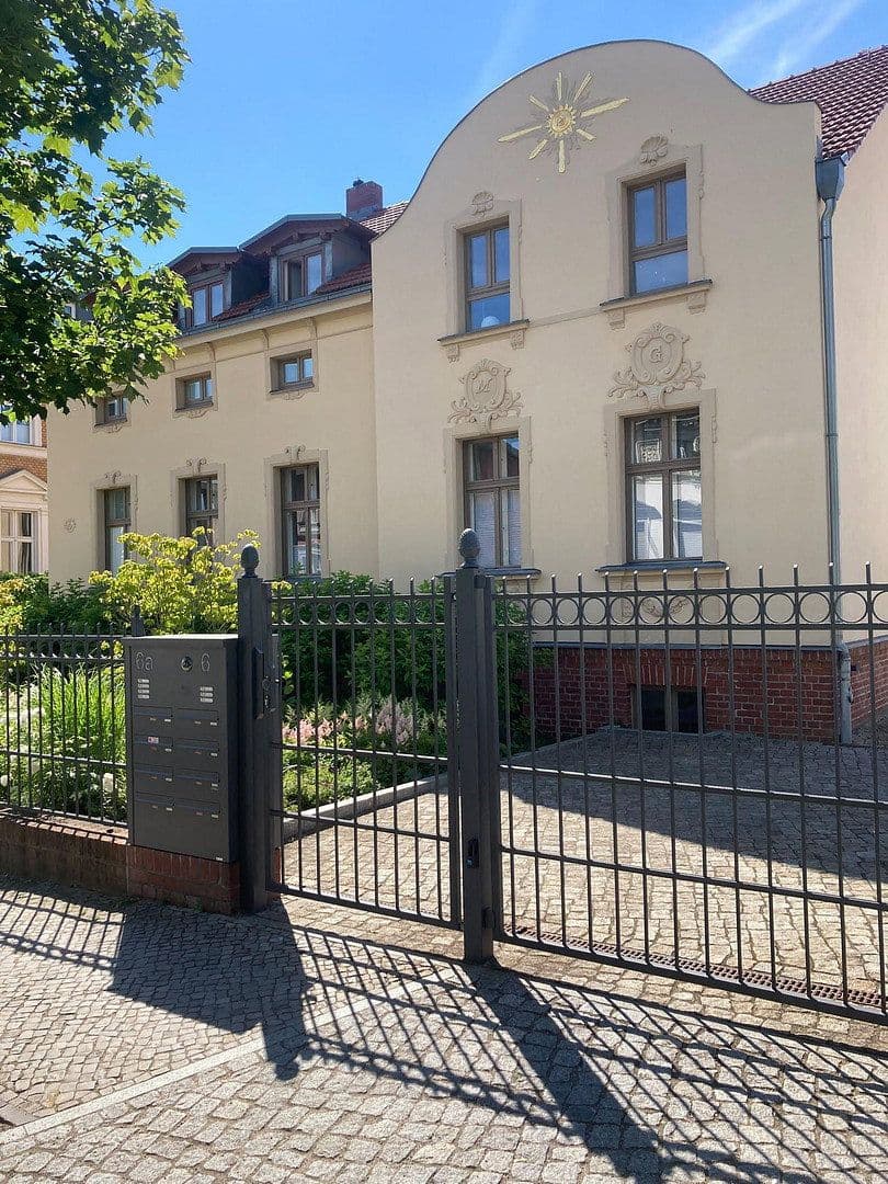 Prenájom bytu 5-izbový 145 m², Beyerstraße 6, Potsdam, Brandenbursko Prenájom bytu 5-izbový 145 m², Beyerstraße 6, Potsdam, Brandenbursko
